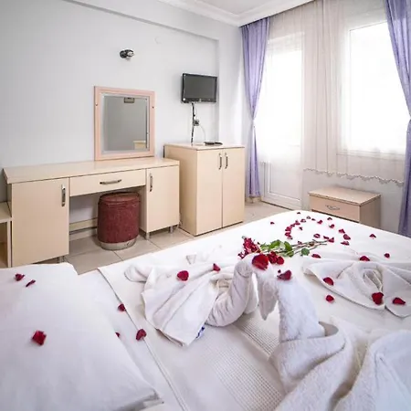 Apart Otel California 3*