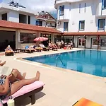 California Aparthotel
