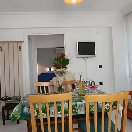Aparthotel California 3*