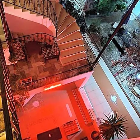 California Aparthotel