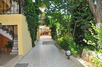California Aparthotel