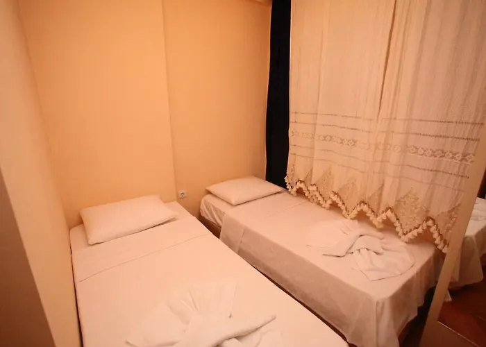 Aparthotel California 3*