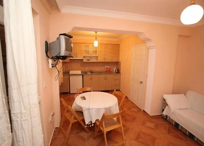 Aparthotel California 3*