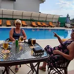 Aparthotel California 4*