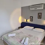 Aparthotel California