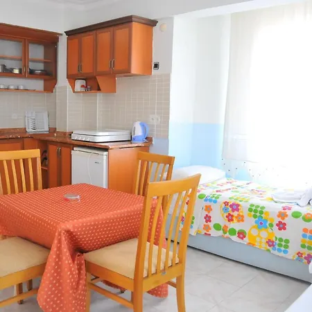Aparthotel California 3*