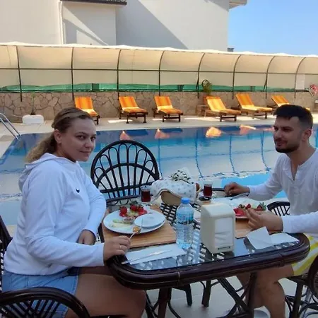 Apart Otel California 4*