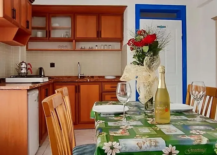 Aparthotel California 3*